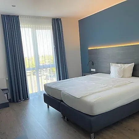 Airport Paderborn Hotel 3*