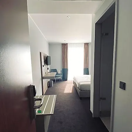 Airport Paderborn 3*