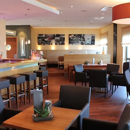 Airport Paderborn 3* אאדן