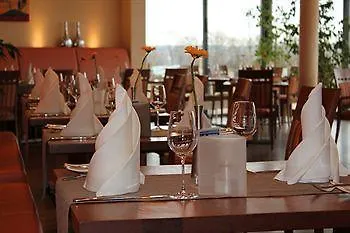 Airport Paderborn 酒店 阿登